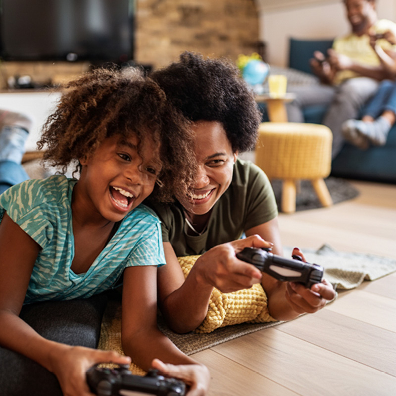 kids playing video games